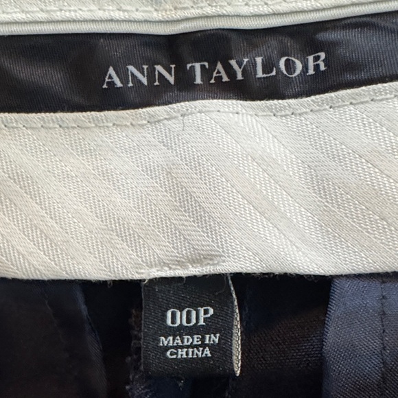 EUC Ann Taylor Navy Dress Trousers Size 00P - Picture 3 of 7